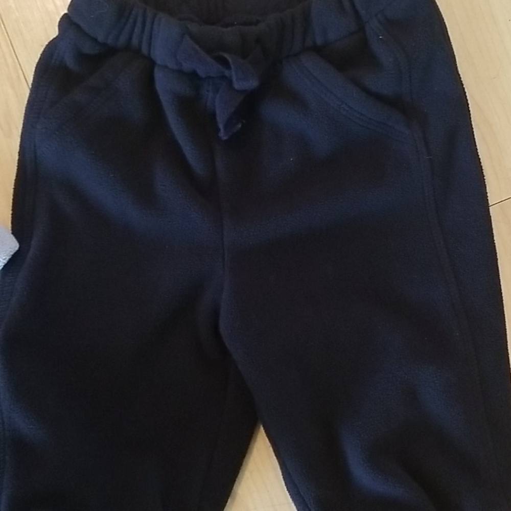 3 pairs of fleece sweats -0/3 months - Picture 4 of 7
